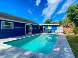 Peaceful Oasis with Pool near Downtown and Beaches