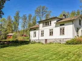 3 Bedroom Lovely Home In Håverud