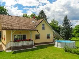 Villa Cujez With Sauna And Pool - Happy Rentals