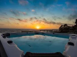 Luxury Oceanfront Retreat w Hot Tub Fire Table & Pacific Views near SF