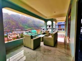 Pine View Hotel