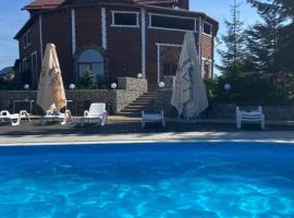 Panorama Karpat: Yablunytsia şehrinde bir otel