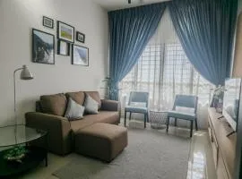 Comfy Tokma's Home Bangi - FREE Wifi, Netflix, InfinityPool