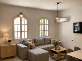 Villa Harmonia I -Elegant Retreat