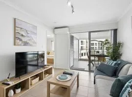 2BR Unit in Rockingham Near Shops and Beach