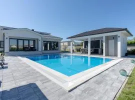 Villa Mirage