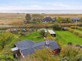 Cozy Summer House With View To The See And Nature, hotel a Ebberup