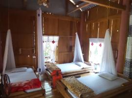 98 coffee & homestay A Lưới - Thác Anor, готель у місті Хюе