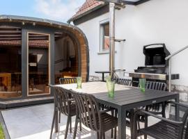 Stilvolles Ferienhaus Fasssauna & Ruhe – hotel w mieście Kronach