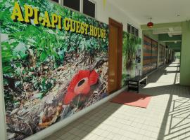 Api-Api GuestHouse, casa de hóspedes em Kota Kinabalu