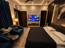 Modern Luxury Villa, 4 Bedrooms, Near DHA Raya