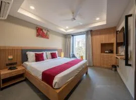 Saltstayz Select - Golf Course Road & Sector 57