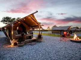 Fantastic Tented Cabin with Fire Pit in Cassville, Missouri