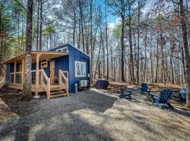 Relaxing Tiny House Surrounded by Trees for a Peaceful Escape in Nature in Mentone, Alabama