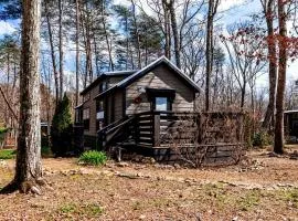 Quiet Nature Retreat Perfect for Unwinding & Outdoor Moments in Monteagle, Tennessee