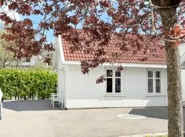 Charming Guesthouse near city center - parking available
