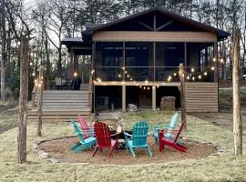 Wonderful Tiny Cabin Ideal for Small Groups in Tennessee