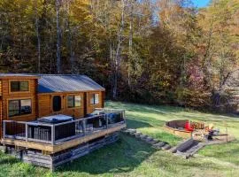 Cozy Stargazing Cabin with Hot Tub near Red River Gorge in Estill County, Kentucky