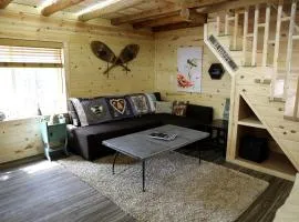Peaceful Log Cabin Perfect for a Romantic Getaway near Yellowstone, Idaho