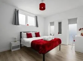 2 Bed Near Heathrow - Direct Train to London - Contractor & Leisure Stays
