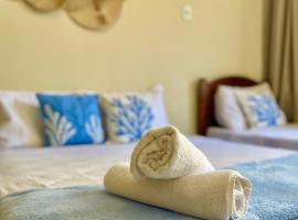 Apto 100 metros da Praia do Forte! Pé na areia!, hotel a Cabo Frio