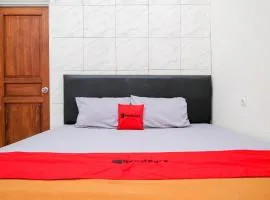 RedDoorz near RSUD Tidar Magelang