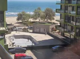 BeachSide Apartment - Pool & Spa Resort langa plaja