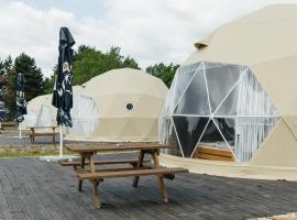 प्राग में, होटल Glamping Prague Louka