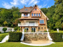 Maison de charme nichée dans le bois pour vivre une expérience unique, khách sạn ở Saint-Rémy-lès-Chevreuse