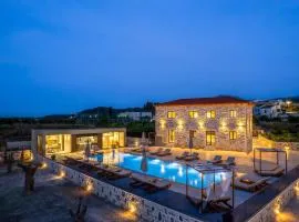 Dianeira Luxury Suites with Shared Pool near Matala