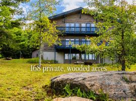 168 private acres ATVdirtbike trails walk to winery hunt 5 BEDROOM HOUSE, hotel a Floyd