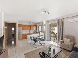 Moschato-Niarchos modern apartment