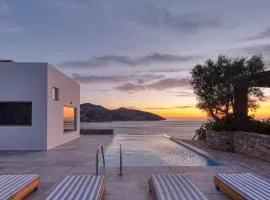 Villa Aiolos Glaros - Seafront Retreat near Agios Nikolaos