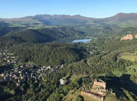 Frimousse - Les Elfes, hotel a Murol