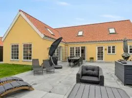 Holiday Home With Courtyard In Lille Skagen