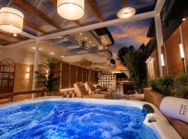 ELLE Rooms & Suites, hotel v Paralia Katerinis