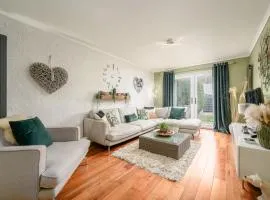 Almond Green 2 Bedroom House - Edinburgh