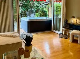 Garden Spa Suite - Private Sauna & Whirlpool