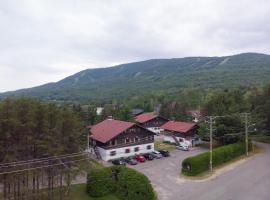 Chalets Montmorency Mont-Sainte-Anne, hotel a Saint-Férréol-les-Neiges