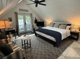 Saugatuck Studio Walk to Downtown and Waterfront