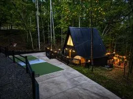 The Cozy-A - Pickleball - Sauna - Fire Pit - Hot Tub