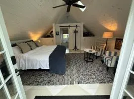 Saugatuck Studio Walk to Downtown and Waterfront