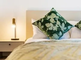 Park Place Luxury Studio Apartment Century City