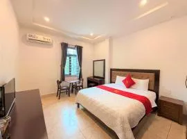 Golden Hotel