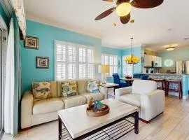 Tropical oasis near all the action with central AC & balcony