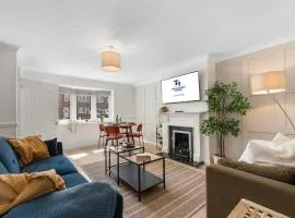 Contemporary 2-Bed House near Basildon Station