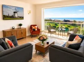 Great Modern Sea View Apartment on the Promenade