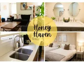 Honey Haven 1 Mile from DrakeDowntown Sleeps 15