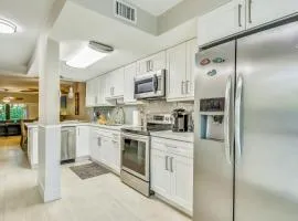 Beautiful, sunlit home with pool, tennis court & beach access - near the marina