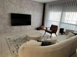 Upscale Spacious Retreat in Ashdod by Torohome